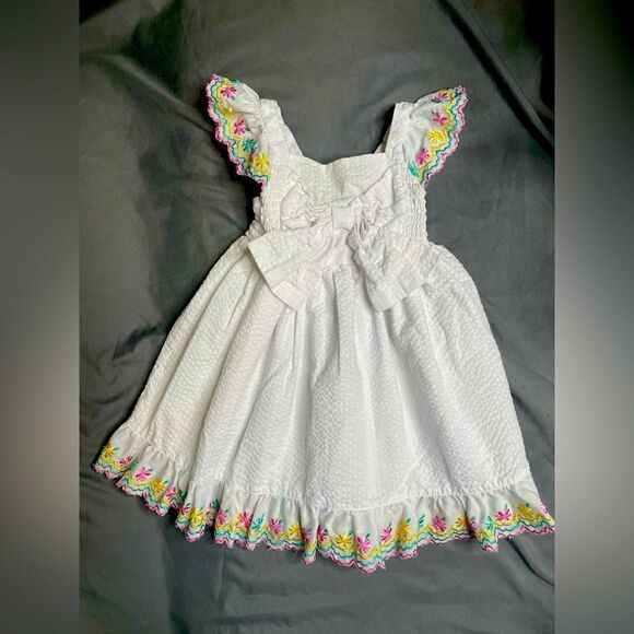 White Floral Girls Dresss - Picture 1 of 5